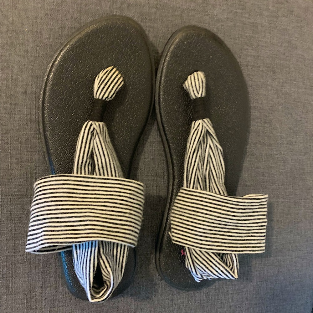 Black & White Striped Sanuk Yoga Mat Sandal
